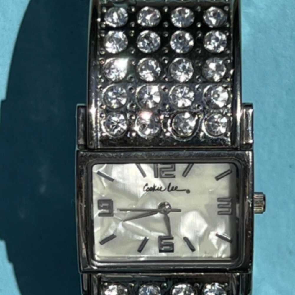 COOKIE LEE Watch Hinged Bangle Silvertone Swarovski Crystals & Mother of Pearl - Picture 7 of 8